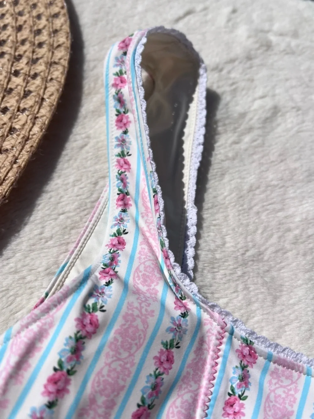 Frankie’s Bikinis Etta Floral One Piece Swimsuit Size Large